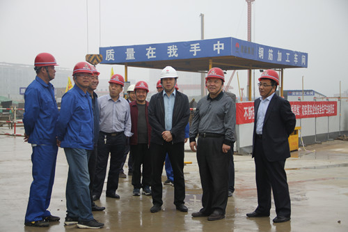 陜煤集團總經(jīng)理助理、建設集團聯(lián)合黨委書記、董事長寧興剛一行蒞臨天工公司陜煤研究院西安總部工地視察指導工作