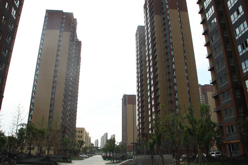 天工公司土建十一項目部承建的曲江羊頭鎮(zhèn)村安置小區(qū)1標段工程通過防雷接地、人防兩項專項驗收