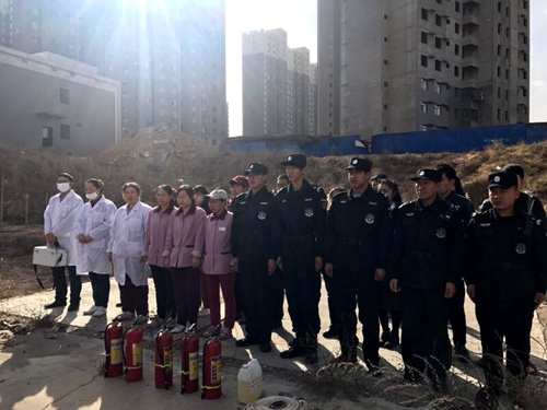 大秦置業(yè)秦和物業(yè)公司開展消防應(yīng)急預(yù)案演練