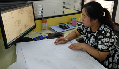 用平凡演繹真實(shí)   用行動描繪風(fēng)采