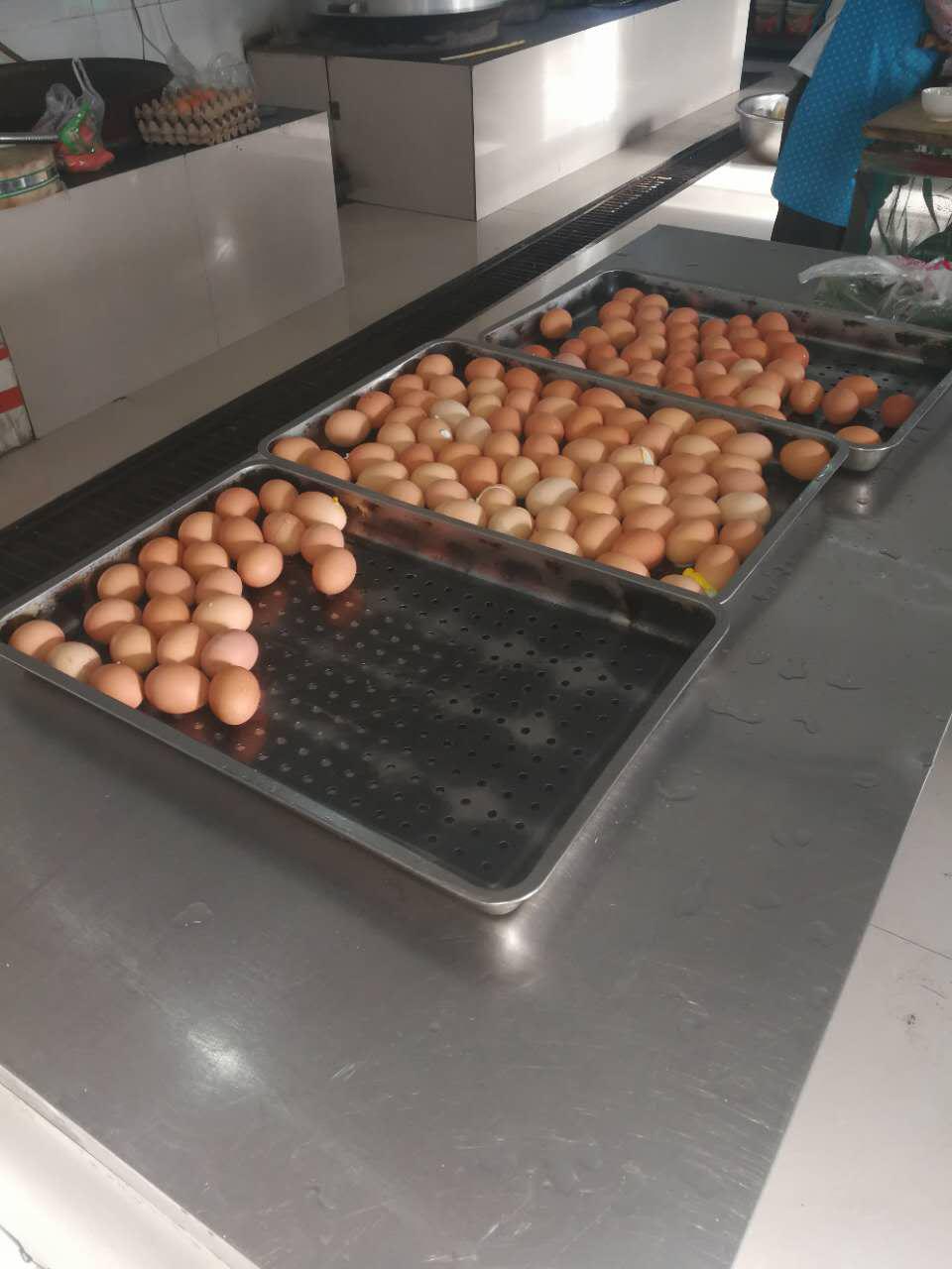 掘進(jìn)公司曹家灘項(xiàng)目部班中餐從溫飽向營養(yǎng)轉(zhuǎn)變