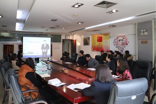 礦建二公司組織觀看“糾正‘四風’不能止步”專題節(jié)目