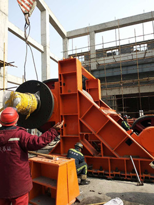 機(jī)電安裝公司承建的曹家灘主斜井膠帶機(jī)安裝工程取得階段性突破