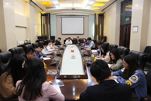 建設(shè)集團(tuán)召開機(jī)關(guān)青年員工座談會(huì)