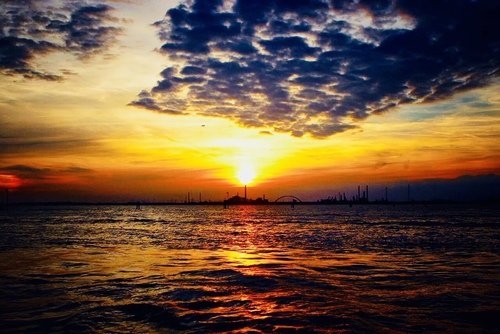 赤朱丹彤，落日飛霞