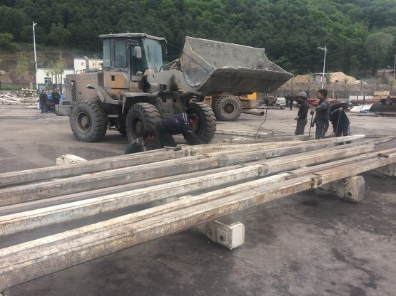 礦建三公司雙龍項目部108運輸順槽掘進臨時支護裝置調(diào)試工作順利完成