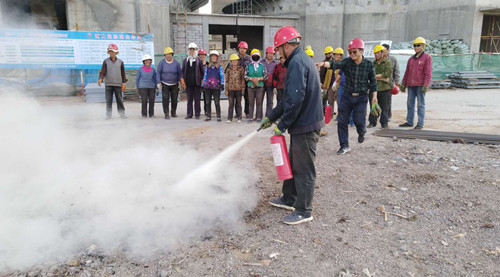 天工公司土建二部認(rèn)真開(kāi)展應(yīng)急救援演練