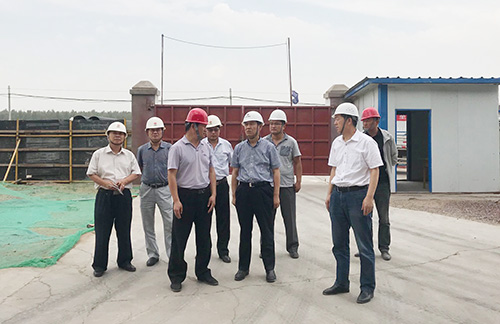 侯本英深入小保當工地調(diào)研檢查企業(yè)文化建設(shè)情況