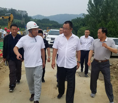 啟迪清潔能源集團(tuán)高級(jí)副總裁、瑞行集團(tuán)總裁雷萬寧一行蒞臨陜煤建設(shè)咸陽分公司安裝項(xiàng)目部施工現(xiàn)場(chǎng)視察指導(dǎo)工作