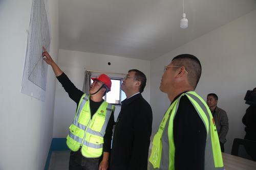 榆林化學(xué)公司執(zhí)行董事宋世杰深入銅煤公司清水工業(yè)園項目一線慰問指導(dǎo)工作