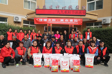 陜煤建設(shè)機(jī)電安裝公司:“情暖夕陽·愛在重陽”活動(dòng)走進(jìn)敬老院