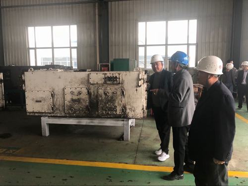 陜煤建設(shè)掘進公司:跑市場 比價格 節(jié)省也能出效益