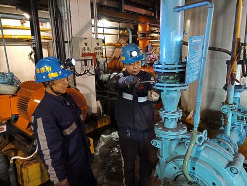 陜煤建設(shè)洗選煤運(yùn)營(yíng)分公司洗煤廠:黨員“安全承諾踐諾”構(gòu)筑安全銅墻鐵壁