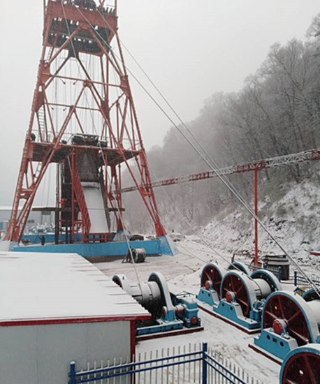 風雪中鏖戰(zhàn)關山