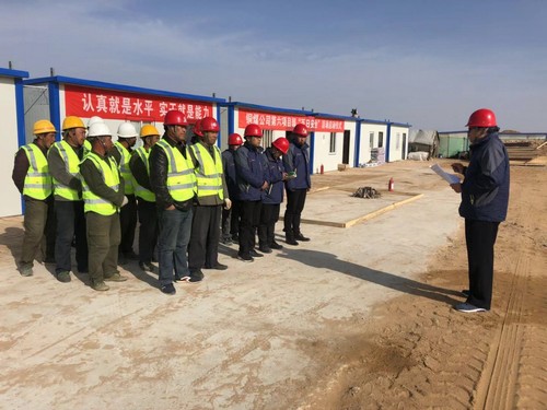 陜煤建設(shè)銅煤公司項(xiàng)目部開(kāi)展“黨員身邊無(wú)事故”活動(dòng)助力百日安全