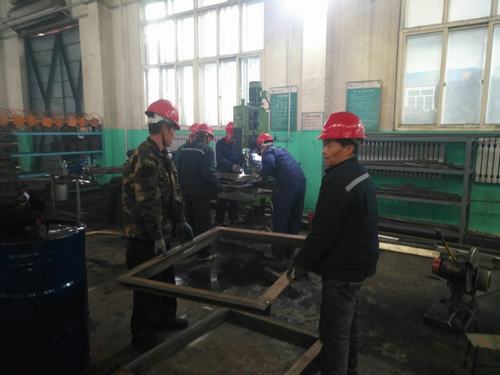 外部市場傳捷報，施工現(xiàn)場干勁足