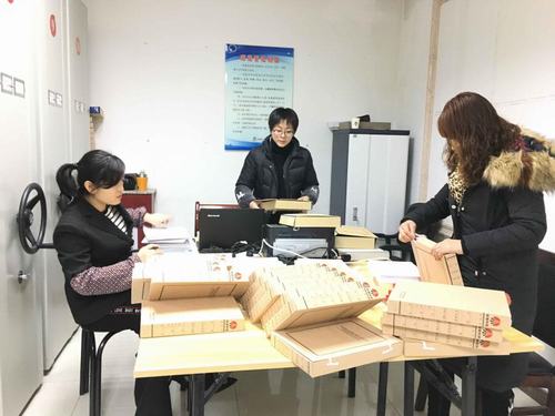 卷黃怕得無人閱 重?fù)Q妝容貌比花