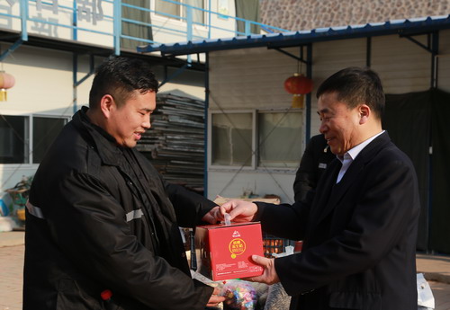 陜煤建設(shè)銅川分公司領(lǐng)導春節(jié)前夕深入基層走訪并慰問困難職工