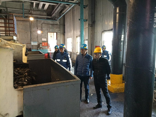 陜煤建設(shè)洗選煤運營公司:看望慰問春節(jié)期間堅守崗位的一線員工