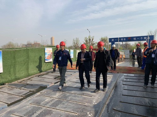 王明智一行深入航天城片區(qū)項目工地檢查指導工作