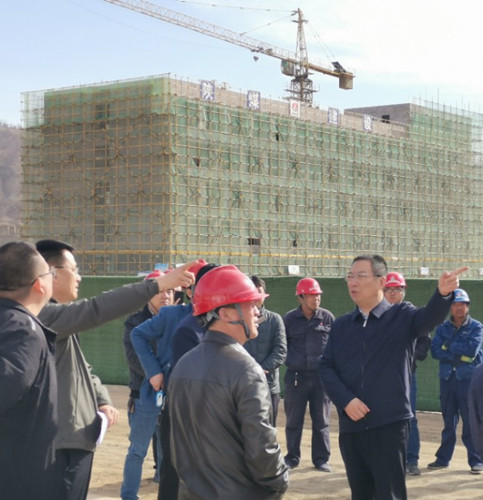 榆林市市長(zhǎng)李春臨一行蒞臨陜煤建設(shè)天工公司清澗北國(guó)棗業(yè)紅棗深加工項(xiàng)目調(diào)研