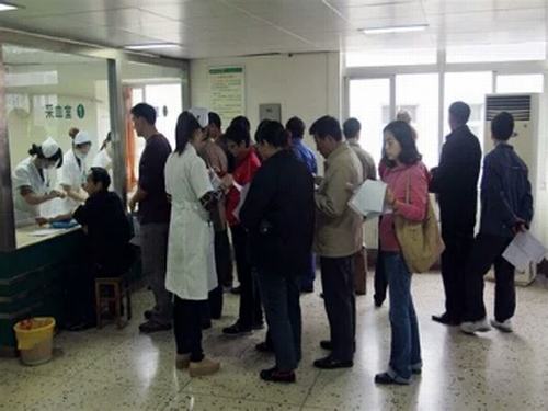 陜煤建設(shè)洗選煤運(yùn)營公司小保當(dāng)運(yùn)營項(xiàng)目部開展農(nóng)民工免費(fèi)體檢活動(dòng)