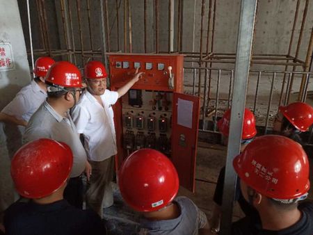 陜煤建設(shè)天工公司:現(xiàn)場互動+座談交流=夯實員工實力