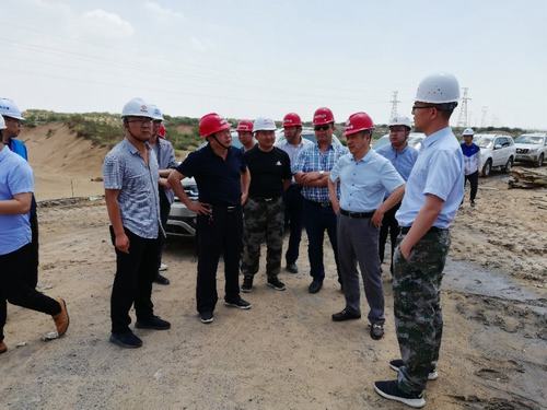 陜西鐵路物流集團(tuán)有限公司黨委書記、執(zhí)行董事、總經(jīng)理趙國(guó)智一行蒞臨靖神鐵路項(xiàng)目施工現(xiàn)場(chǎng)檢查指導(dǎo)工作