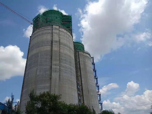 陜煤建設(shè)韓城分公司土建十二項(xiàng)目部承建的彬長(zhǎng)小莊礦井及選煤廠 新建產(chǎn)品倉(cāng)工程順利封頂