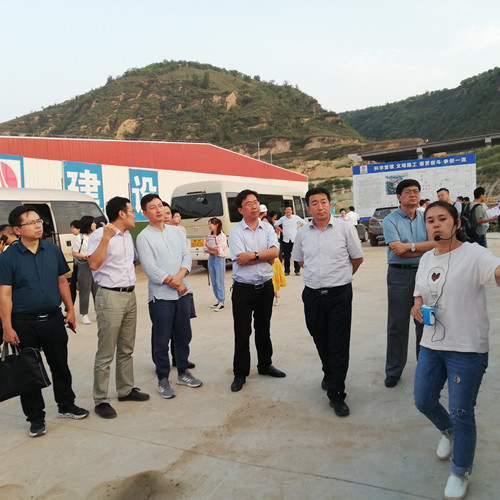 國家衛(wèi)生健康委宣傳司新聞網(wǎng)絡(luò)處處長劉哲峰一行至清澗北國棗業(yè)紅棗深加工項目進行調(diào)研采訪