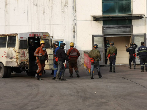 陜煤建設(shè)機(jī)電安裝公司黃陵項(xiàng)目部:除夕,我們升井了