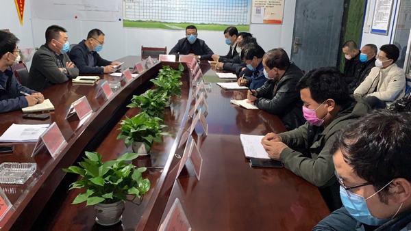 陜煤建設(shè)礦建二公司小保當(dāng)三項(xiàng)目部戰(zhàn)疫情抓安全把牢班組管理“第一關(guān)”