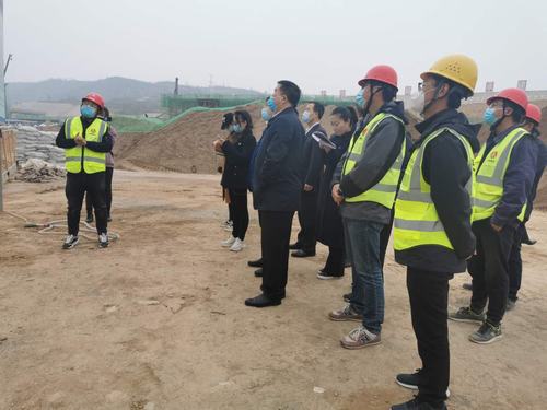 陜西省政府投資評審中心、陜西省發(fā)改委縣域處及咸陽市發(fā)改委相關(guān)領(lǐng)導(dǎo)蒞臨銀西高鐵項(xiàng)目指導(dǎo)檢查工作