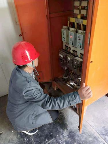 陜煤建設(shè)銅煤公司多舉措做好電氣火災(zāi)預(yù)防工作為勞動競賽護(hù)平安