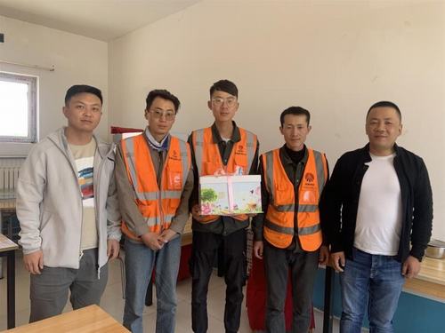 陜煤建設(shè)銅煤公司第十六項目部為職工舉辦“不負(fù)韶華時光，愛與責(zé)任同行”月度主題生日會