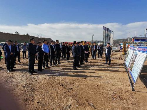 彬州市市長王宏志蒞臨銀西高鐵站前廣場項(xiàng)目實(shí)地傳達(dá)習(xí)近平總書記來陜視察重要指示精神