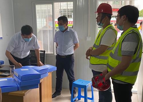 咸陽市相關(guān)部門領(lǐng)導(dǎo)蒞臨城市停車場BOT 項(xiàng)目檢查指導(dǎo)工作