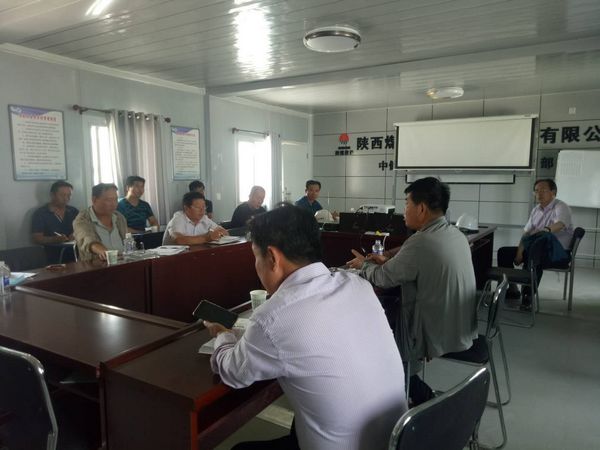 中儲糧項(xiàng)目指揮部技術(shù)總工牛茂盛蒞臨陜煤建設(shè)天工公司承建的中儲糧項(xiàng)目部指導(dǎo)工作