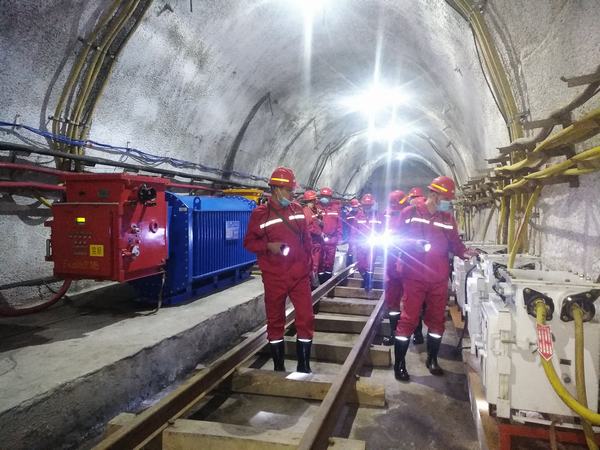 陜煤建設(shè)礦建二公司開(kāi)展“現(xiàn)場(chǎng)說(shuō)法”式對(duì)標(biāo)活動(dòng)