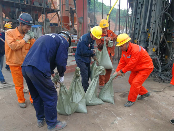 陜煤建設(shè)礦建三公司崔木項(xiàng)目部：不懼風(fēng)雨，聞“汛”而動