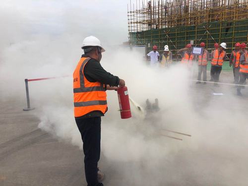 陜煤建設(shè)銅煤公司第十六項目部組織開展高處墜落及消防應(yīng)急演練專項活動