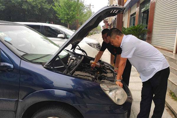 心間常念紅綠燈 安全駕駛伴我行