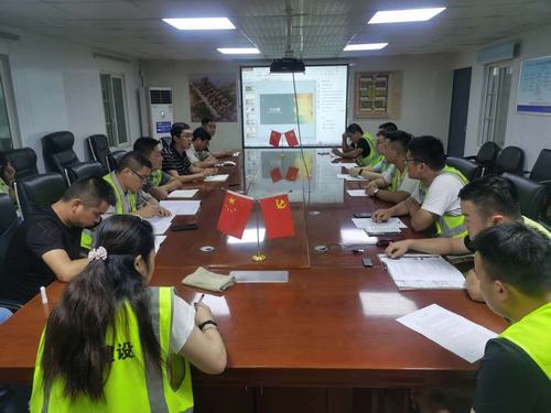 陜煤建設(shè)銅煤公司第十五項(xiàng)目組織召開“有夢想，敢拼搏”青年員工主題座談會(huì)