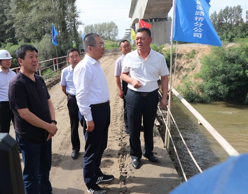 榆林市委副書記、市長李春臨深入陜煤建設(shè)路橋分公司靖神鐵路項(xiàng)目調(diào)研指導(dǎo)
