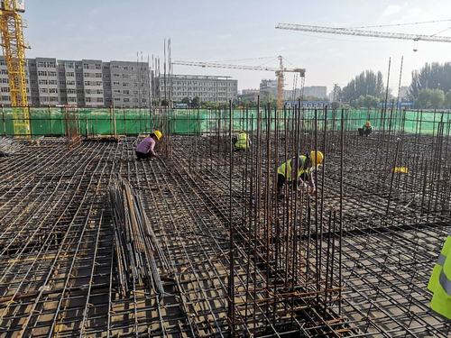 陜煤建設(shè)銅煤公司第一項(xiàng)目部多措并舉促生產(chǎn)，日夜兼程筑精品