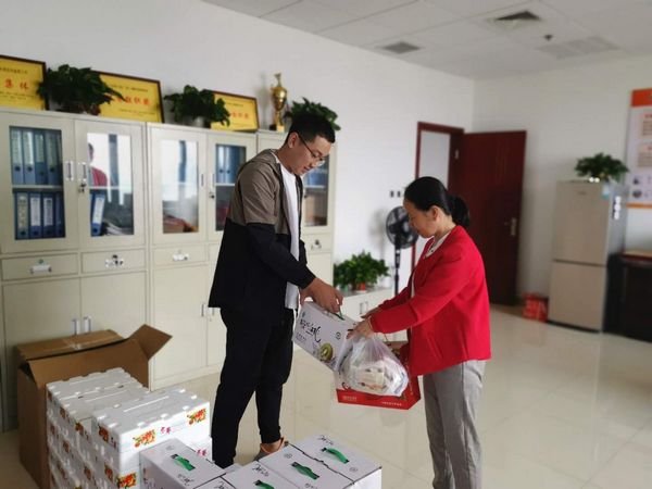 陜煤建設(shè)天工公司中秋、國(guó)慶溫情慰問(wèn)   鼓干勁