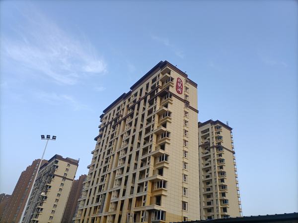 陜煤建設渭南分公司第五項目部承建的禮悅閣精品住宅小區(qū)項目換新衣