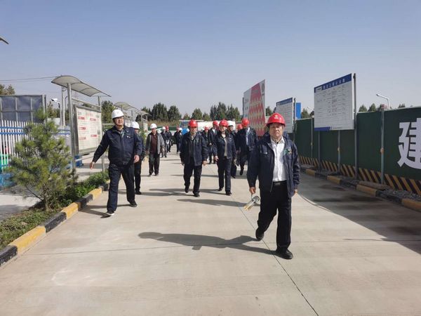 中央儲(chǔ)備糧西安直屬庫有限公司總經(jīng)理牟敏一行觀摩調(diào)研陜煤建設(shè)天工公司中儲(chǔ)糧項(xiàng)目