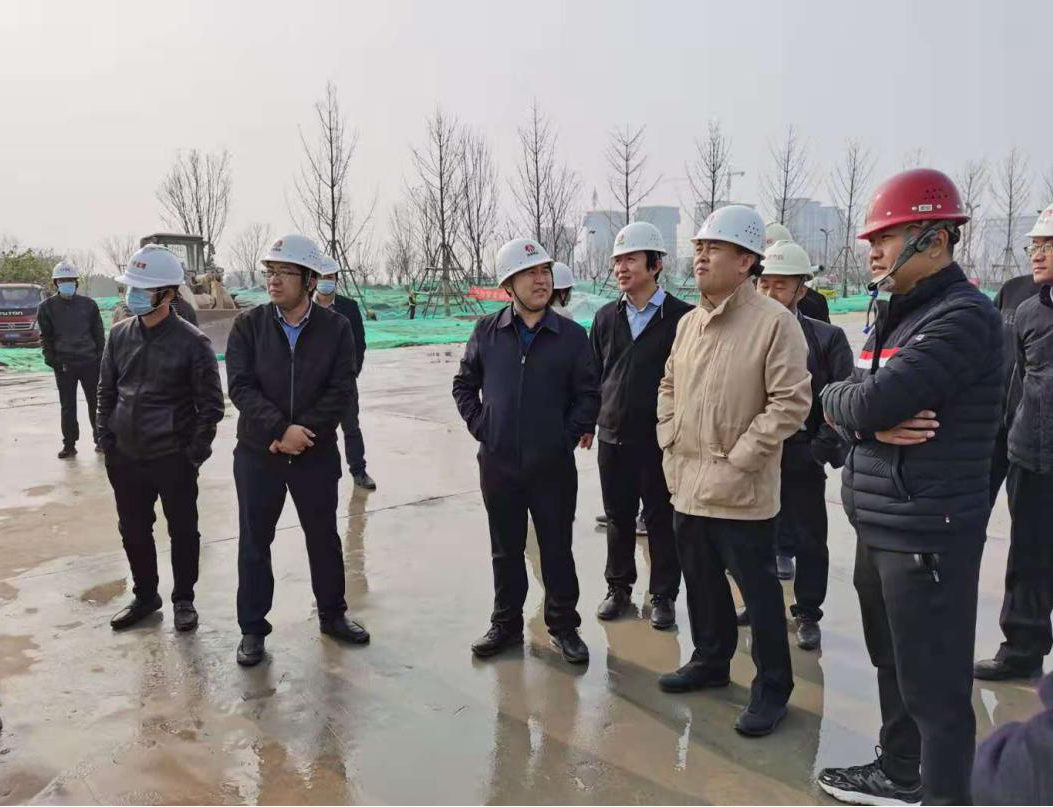 西咸新區(qū)黨工委委員、管委會總規(guī)劃師陳默一行赴空港新城項目調(diào)研指導(dǎo)