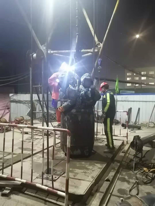 陜煤建設(shè)機(jī)電安裝公司西卓項目部提前21天完成主井井筒裝備安裝